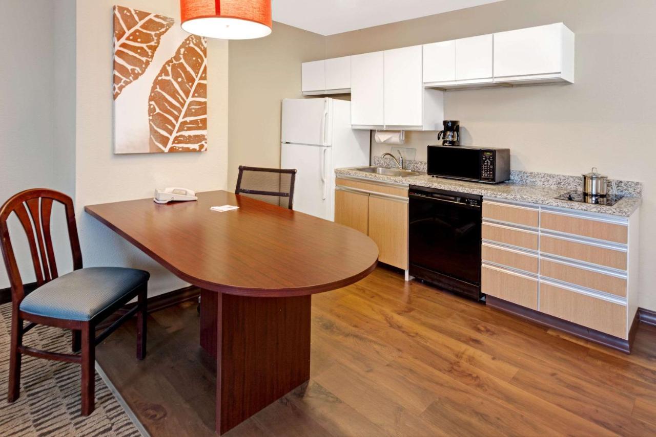 Mainstay Suites Detroit Farmington Hills Εξωτερικό φωτογραφία