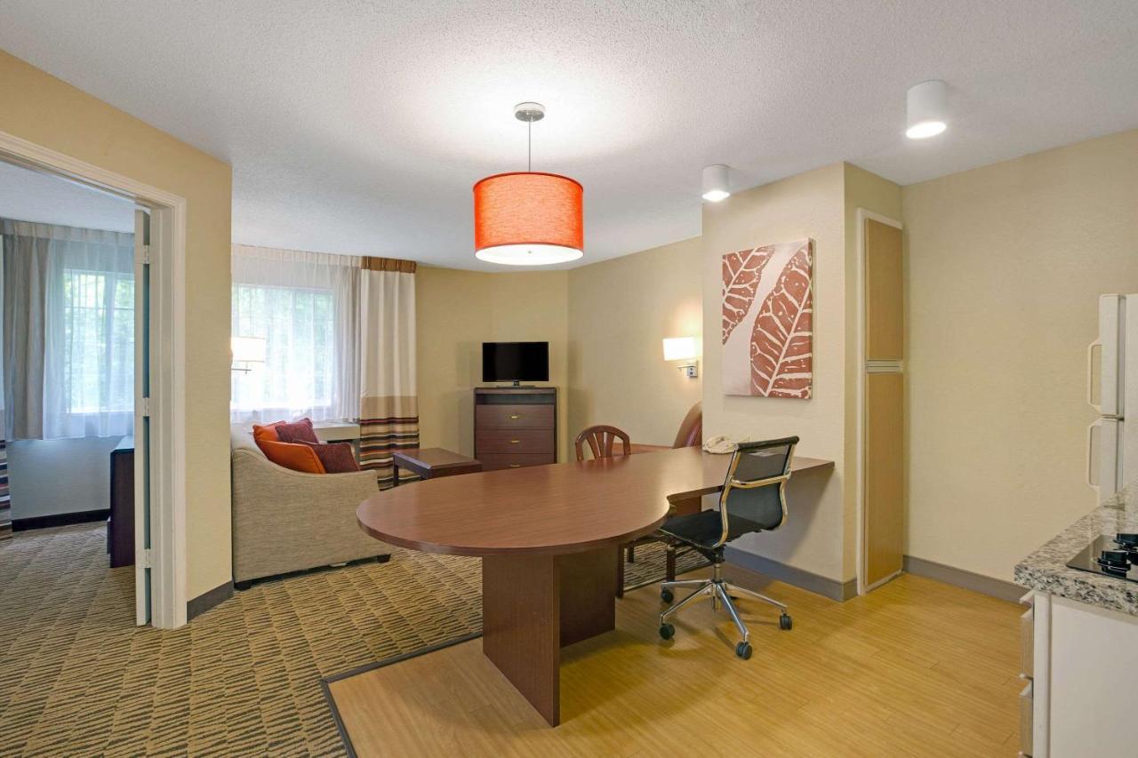 Mainstay Suites Detroit Farmington Hills Εξωτερικό φωτογραφία