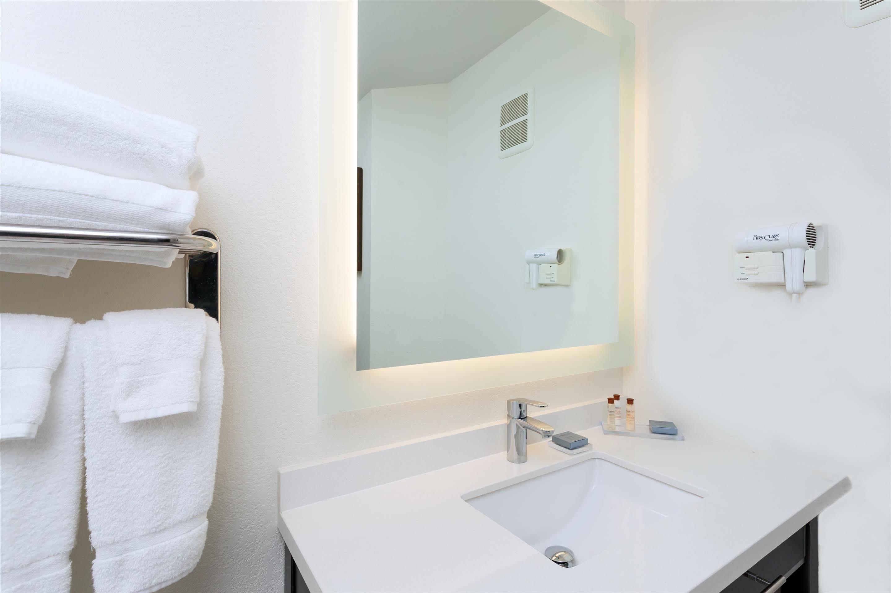 Mainstay Suites Detroit Farmington Hills Εξωτερικό φωτογραφία