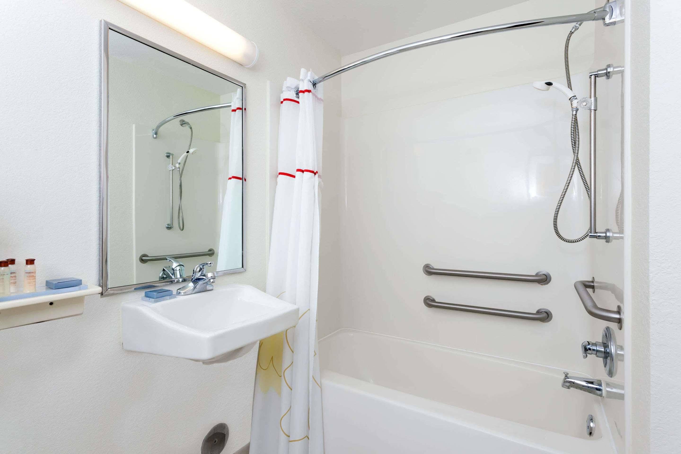 Mainstay Suites Detroit Farmington Hills Εξωτερικό φωτογραφία